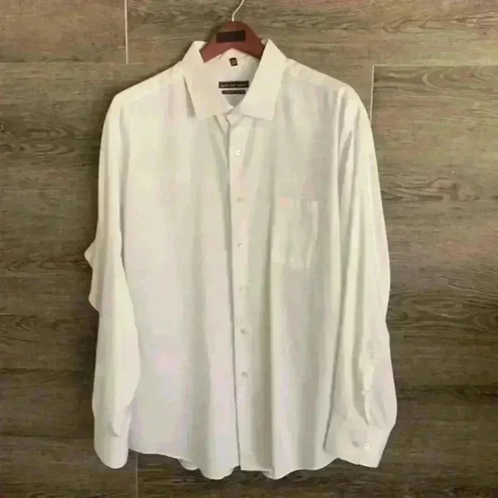 Geoffrey Beene shirt EUC‎